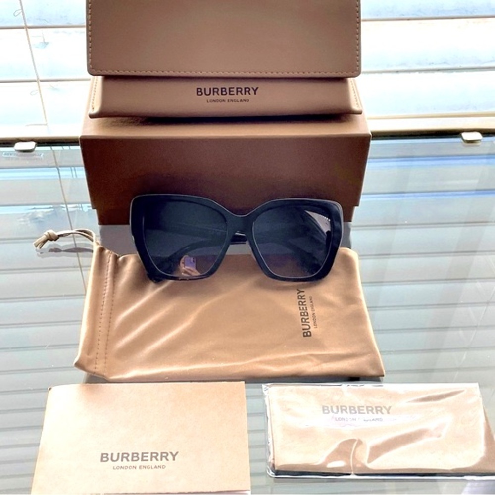 NWT Burberry Tamsin Sunglasses - Picture 8 of 14